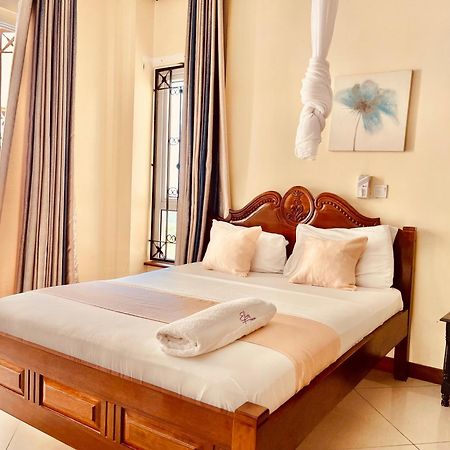 モンバサ Elna'S Nyali - Work & Unwind - Pool, Sea Views, Ac & Fast Wi-Fi Bed & Breakfast エクステリア 写真