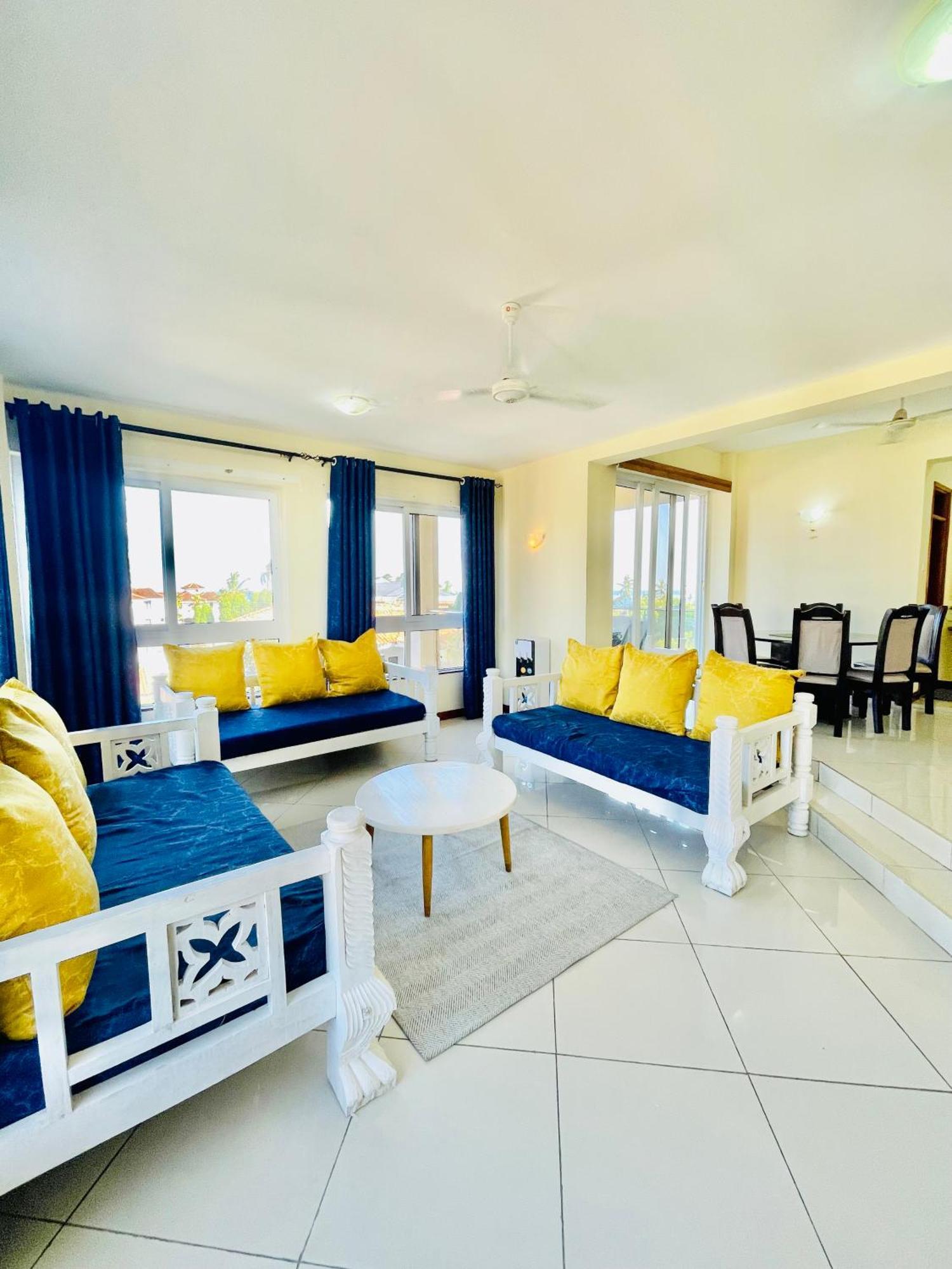 モンバサ Elna'S Nyali - Work & Unwind - Pool, Sea Views, Ac & Fast Wi-Fi Bed & Breakfast エクステリア 写真